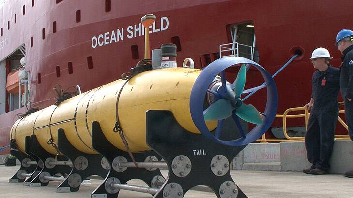 The Bluefin-21 autonomous underwater vehicle is prepared for loading on to the Ocean Shield. Photo: Amanda Hoh