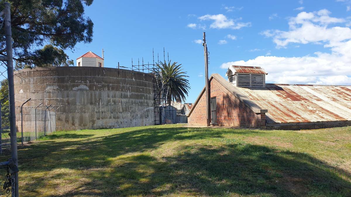 Some may see a simple water tank, but a giant old water tank at the decommissioned Bairnsdale Pumping Station comes complete with plans to transform it into a luxury home.