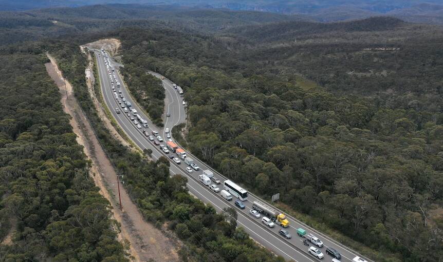 Congestion in the Blue Mountains, especially on the weekends around hotspots like Mount Boyce, can turn a trip over the mountains into a nightmare: Photo: Transport NSW)