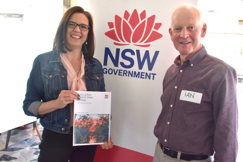 Director, Regional Water Strategies Kristanne Anderson and Project Director of Wyangala Wall Raise Ian Payne at the NSW Department of Planning and Environment meeting in Cowra.