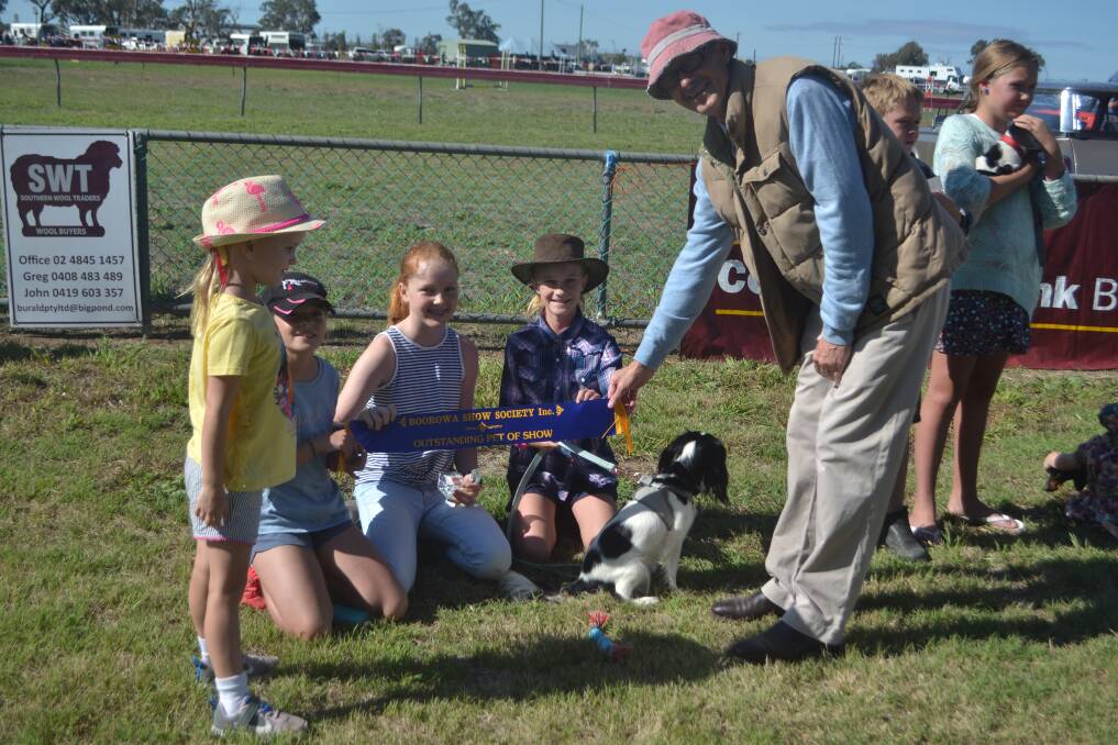 Mylee Taylor, Ivy Taylor, Roxy Taylor, Emme Kelly, Lacey and Dr Ron Merriman pictured at the 2020 Boorowa Show. 