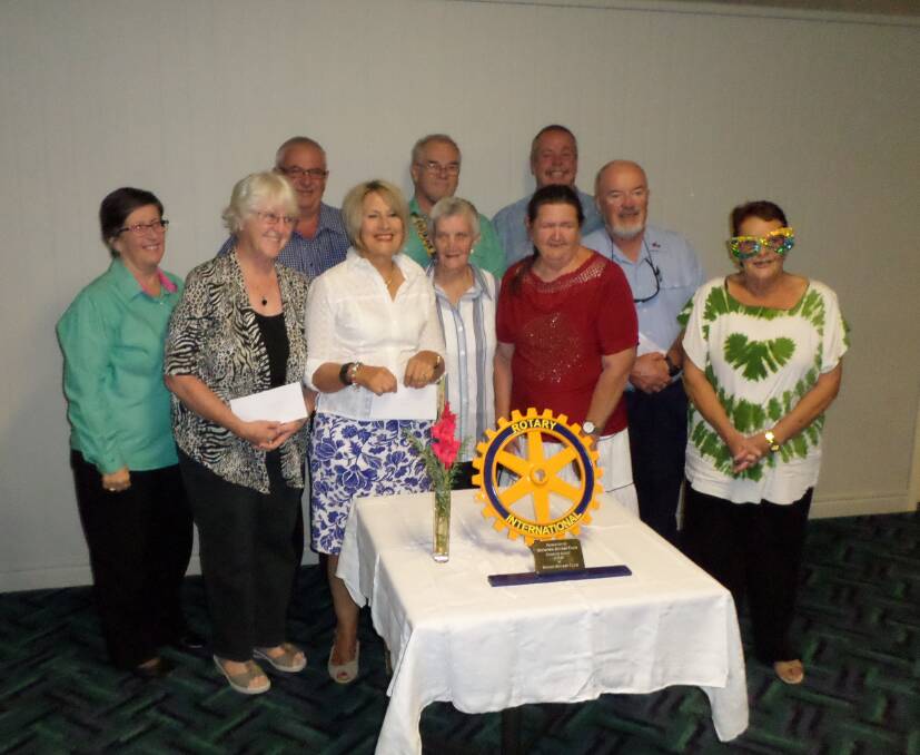 The recipients with Rotarian and ADG Julie Poplin (Chairperson of the Op Shop), and Rotarian Stephen Meere, President Rotary Club of Boorowa.