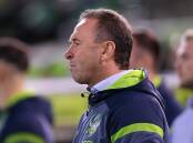 Ricky Stuart conducted Raiders' training on Tuesday as he awaits expected NRL sanction. (Dan Himbrechts/AAP PHOTOS)